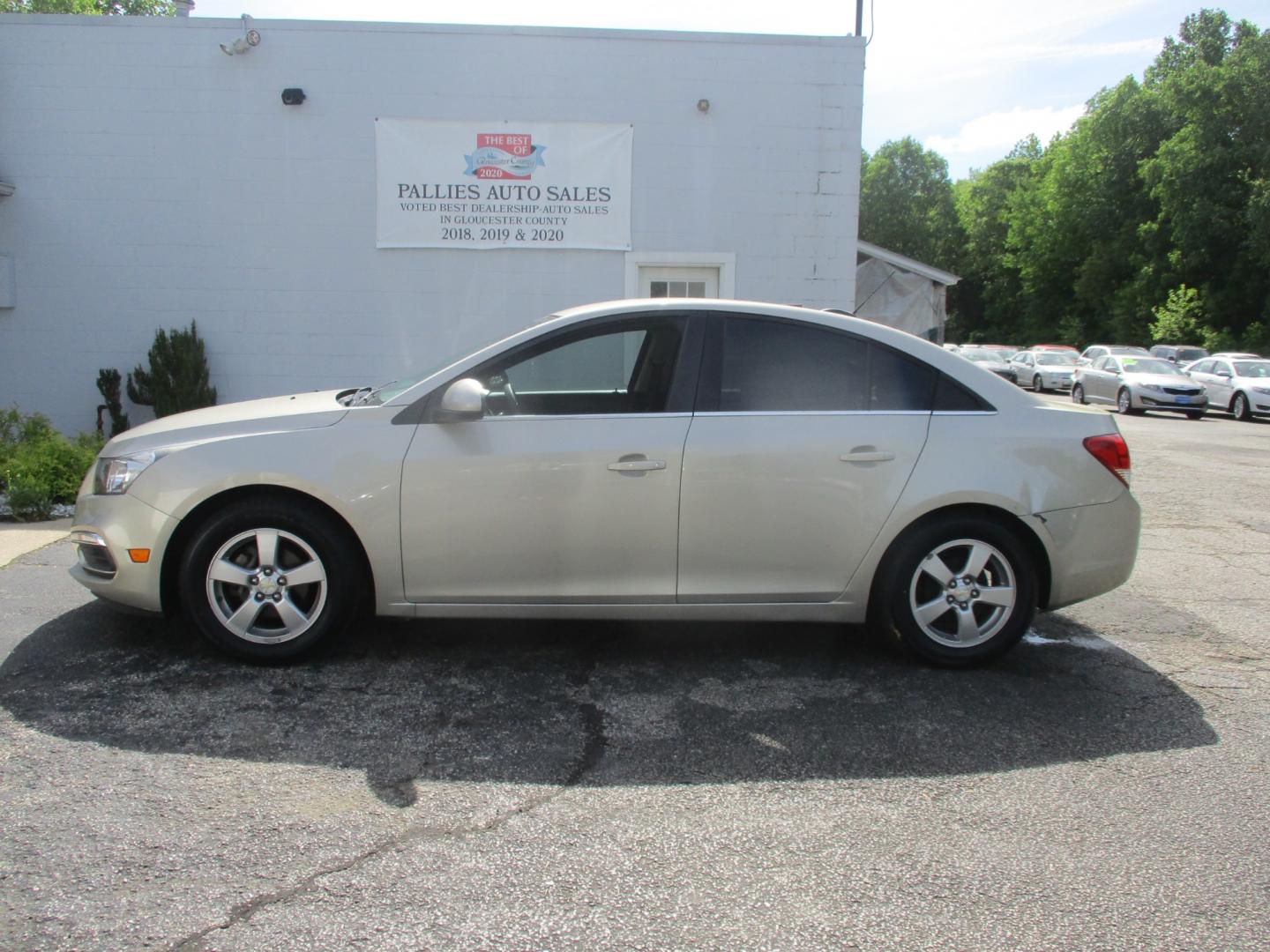 2015 GOLD Chevrolet Cruze (1G1PC5SB5F7) , AUTOMATIC transmission, located at 540a Delsea Drive, Sewell, NJ, 08080, (856) 589-6888, 39.752560, -75.111206 - Photo#2